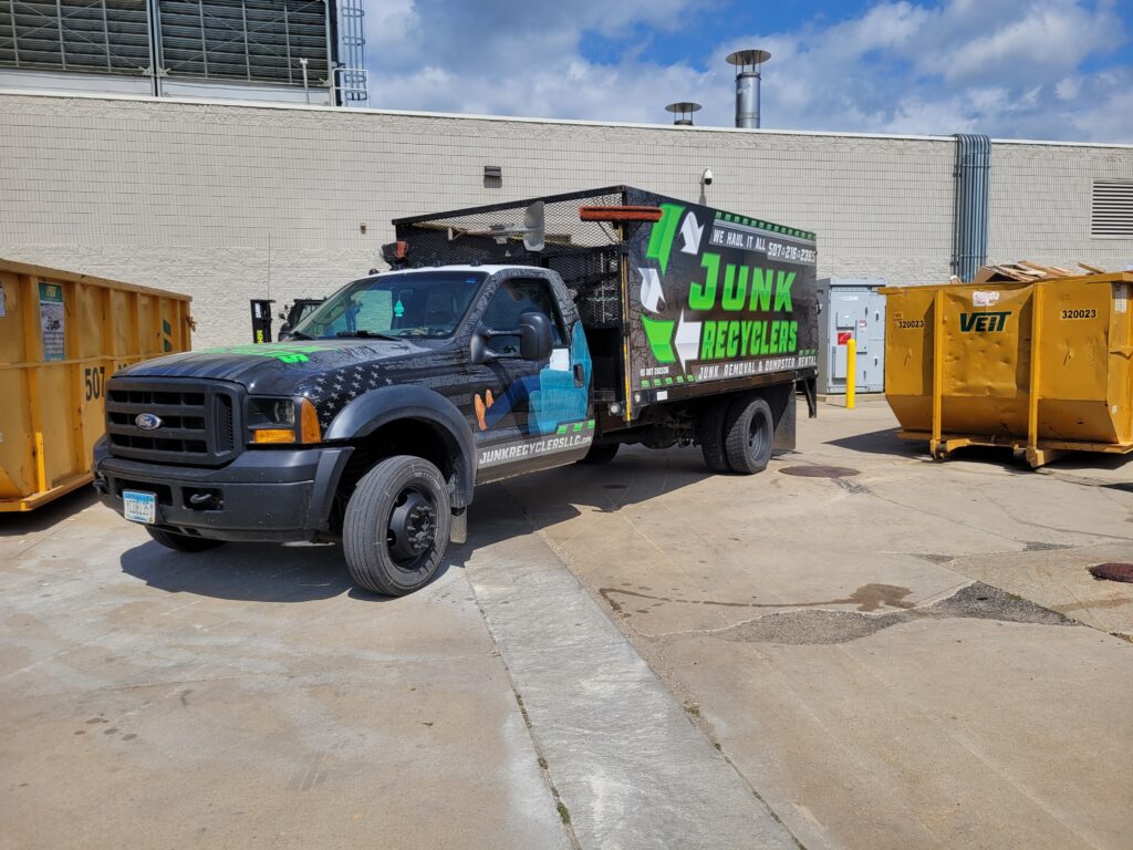 junk truck